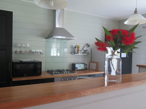 Amelina Cottages - Queensland Tourism 17