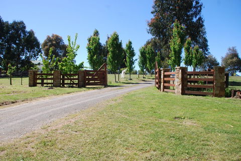 Bluegum Ridge Cottages - Queensland Tourism 2