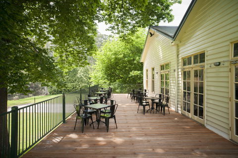 Oscar\'s On The Yarra - QLD Tourism 9