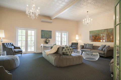 Oscar\'s On The Yarra - QLD Tourism 4