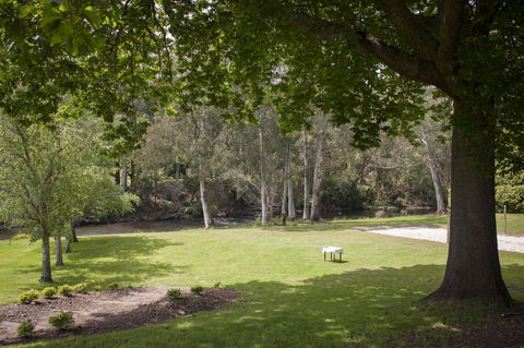 Oscar\'s On The Yarra - QLD Tourism 6