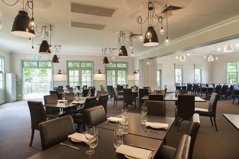 Oscar\'s On The Yarra - QLD Tourism 17