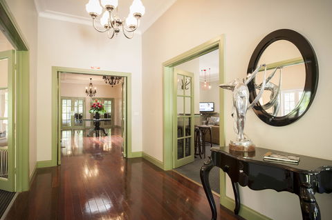 Oscar\'s On The Yarra - QLD Tourism 8