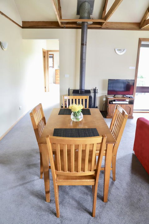 Red Ceder Cottage - Great Ocean Road - Port Campbell - QLD Tourism 15