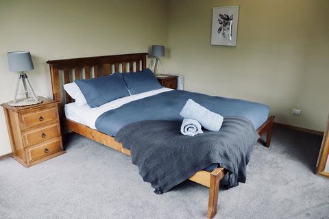 Red Ceder Cottage - Great Ocean Road - Port Campbell - QLD Tourism 2