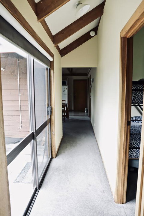 Red Ceder Cottage - Great Ocean Road - Port Campbell - QLD Tourism 20