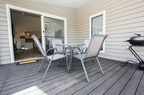 Amber Mist Villa Two - QLD Tourism 9