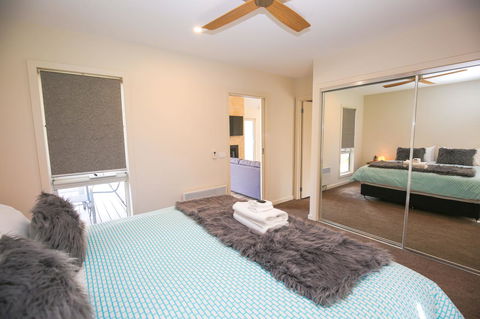 Amber Mist Villa Two - QLD Tourism 11