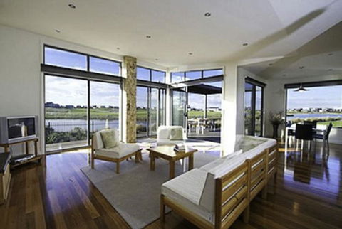 19 Glen Eagles Close - QLD Tourism 0