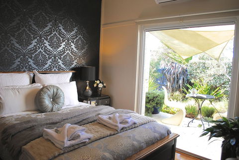 Bed Of Roses - QLD Tourism 2