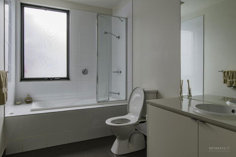 1 Pebble Place - QLD Tourism 13