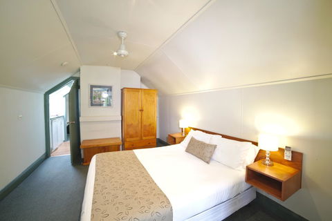 Ballarat Station Apartments - QLD Tourism 6