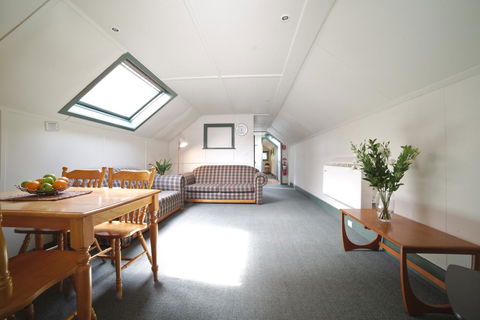 Ballarat Station Apartments - QLD Tourism 11