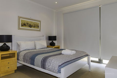 Torquay Golf Retreats - Pool, Beach, Tennis, Golf - QLD Tourism 8