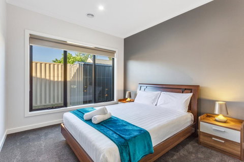 Biggs Villas Melbourne - QLD Tourism 6