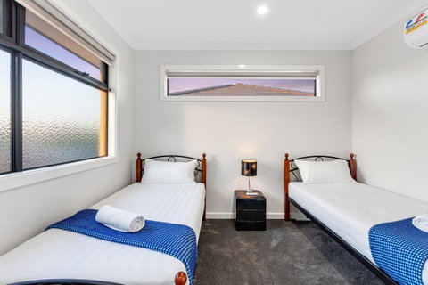 Biggs Villas Melbourne - QLD Tourism 32