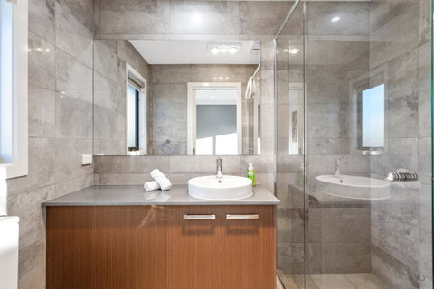 Biggs Villas Melbourne - QLD Tourism 27