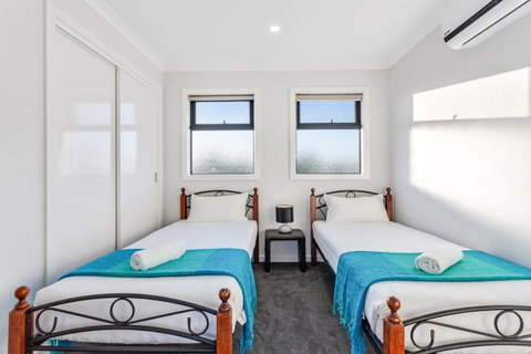 Biggs Villas Melbourne - QLD Tourism 9
