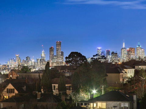Clara Q Apartments - Queensland Tourism 7