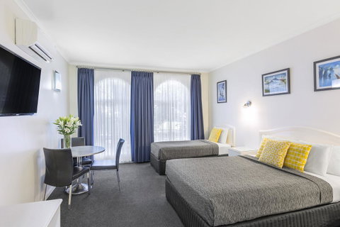 Cathedral Motor Inn - QLD Tourism 8