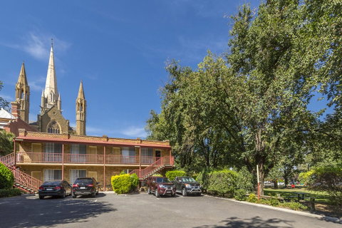 Cathedral Motor Inn - QLD Tourism 1