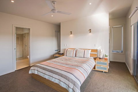Saltwater Breeze Retreat - Queensland Tourism 16
