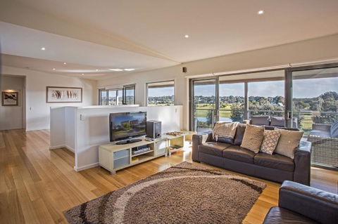 Saltwater Breeze Retreat - Queensland Tourism 4