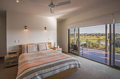 Saltwater Breeze Retreat - Queensland Tourism 15