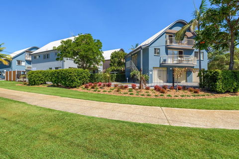 Rainbow Getaway Holiday Apartments - Queensland Tourism 18