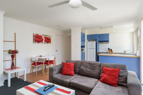 Rainbow Getaway Holiday Apartments - Queensland Tourism 6