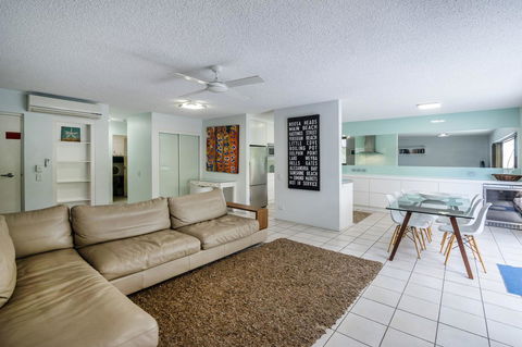 Sunseeker Holiday Apartments - Queensland Tourism 33