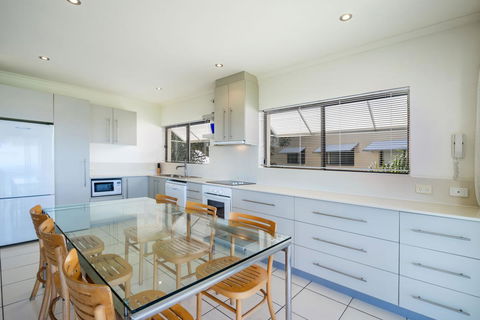 Sunseeker Holiday Apartments - Queensland Tourism 26