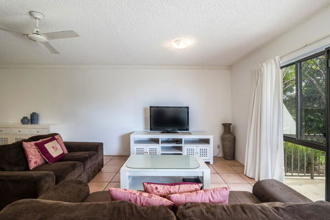 Sunseeker Holiday Apartments - Queensland Tourism 7