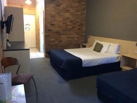 Bribie Island Hotel - QLD Tourism 17