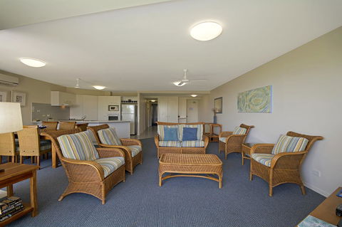 Sunshine Vista - QLD Tourism 24