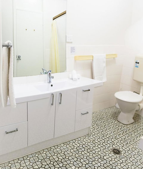 Amaroo On Mandalay, Magnetic Island - Queensland Tourism 4