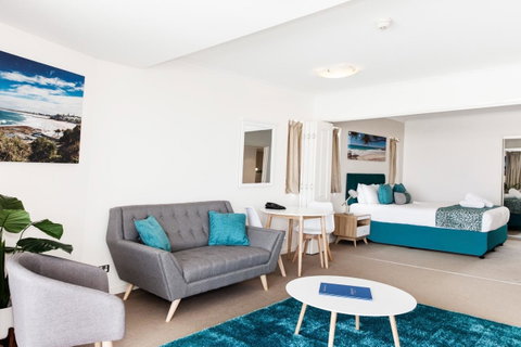 Ocean Views Resort Caloundra - QLD Tourism 36