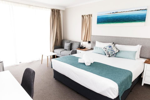 Ocean Views Resort Caloundra - QLD Tourism 25