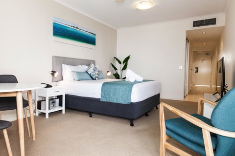 Ocean Views Resort Caloundra - QLD Tourism 12