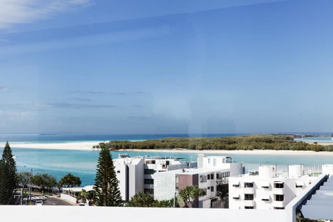 Ocean Views Resort Caloundra - QLD Tourism 8