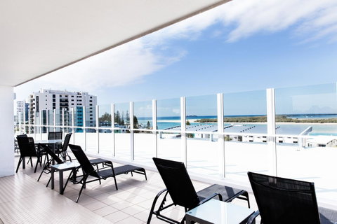 Ocean Views Resort Caloundra - QLD Tourism 9