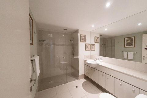 Ocean Views Resort Caloundra - QLD Tourism 20