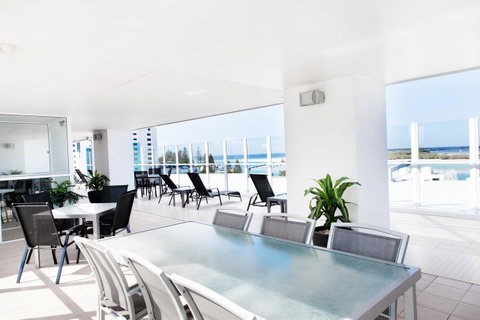 Ocean Views Resort Caloundra - QLD Tourism 10