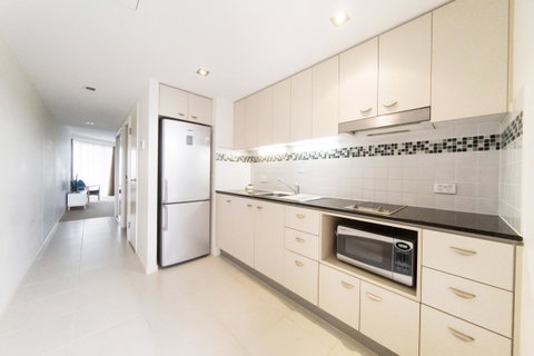 Ocean Views Resort Caloundra - QLD Tourism 23