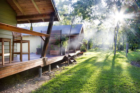 Airlie Beach Eco Cabins - Adults Only - Queensland Tourism 0