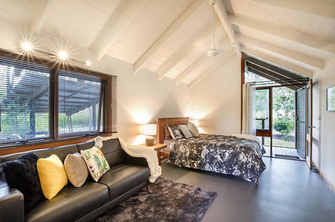 Airlie Beach Eco Cabins - Adults Only - Queensland Tourism 21