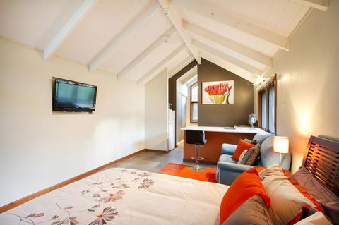 Airlie Beach Eco Cabins - Adults Only - Queensland Tourism 9