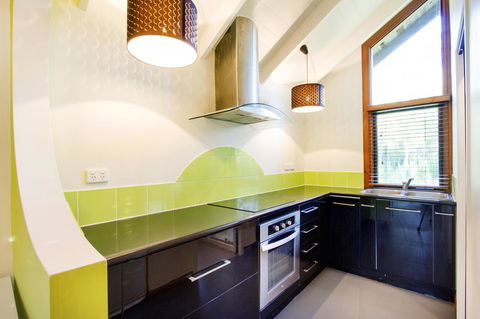 Airlie Beach Eco Cabins - Adults Only - Queensland Tourism 10