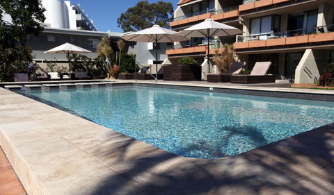 Hotel Laguna - QLD Tourism 11
