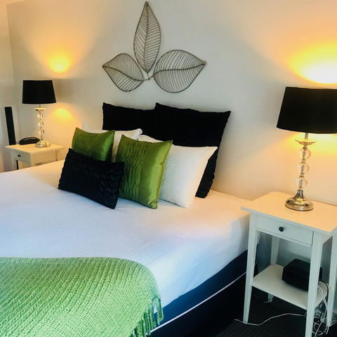 Hotel Laguna - QLD Tourism 9